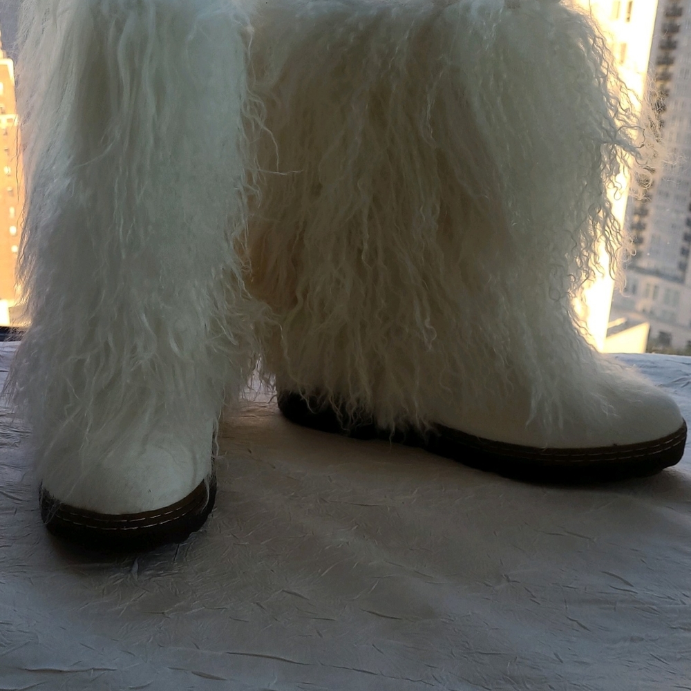 Lambswool boots
